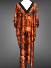 Load image into Gallery viewer, Silk Kaftan With Print FW20610
