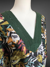 Load image into Gallery viewer, Silk Leaf Pattern Kaftan FW209100
