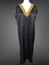 Load image into Gallery viewer, Silk Navy Key Pattern Kaftan FW20970
