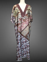 Load image into Gallery viewer, Silk Flower Pattern Kaftan FW20670
